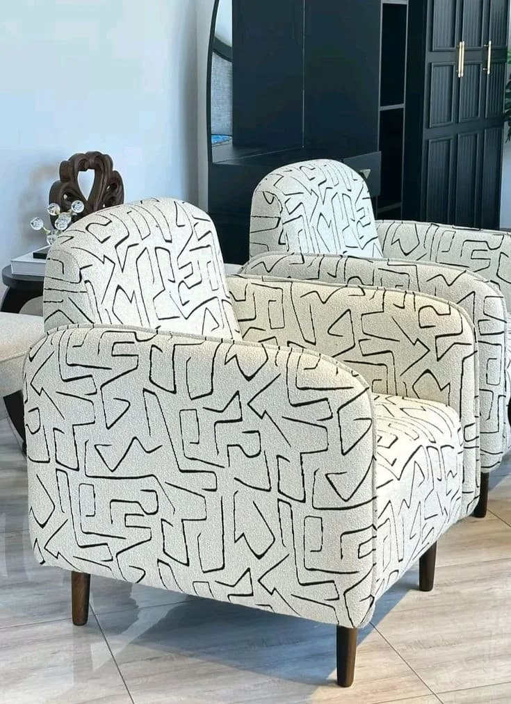 Akagera accent chair, view 4