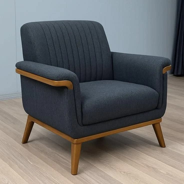Akagera accent chair, view 5