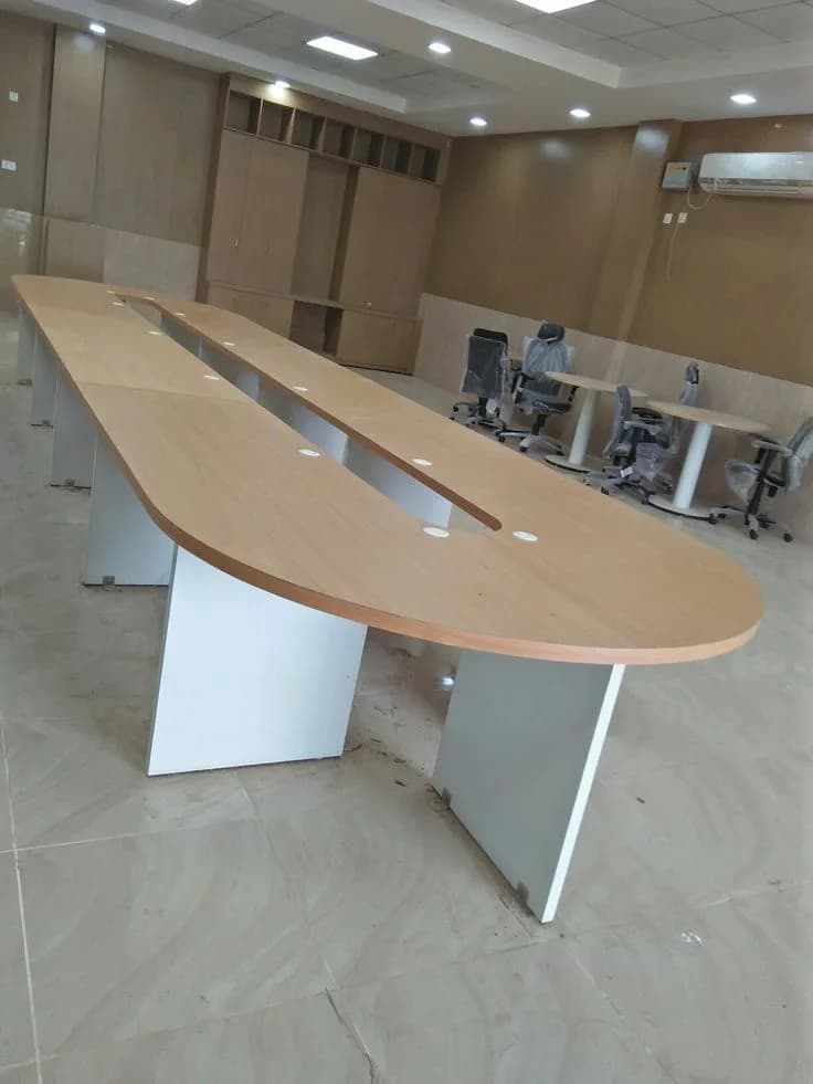 Inama boardroom table, view 2