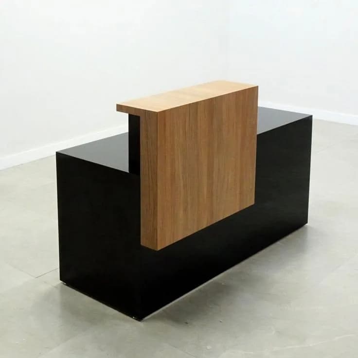Karibu reception desk, view 4